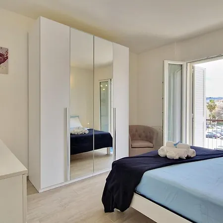 Apartment Centro Piazza Wi-fi Ac Balcony Design By We Host